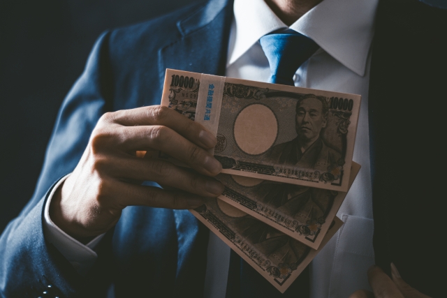 24時間テレビの寄付着服は誰？